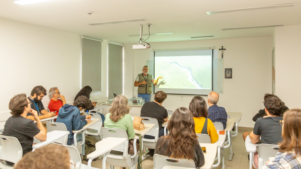 Mario Moscatelli d aula sobre meio ambiente